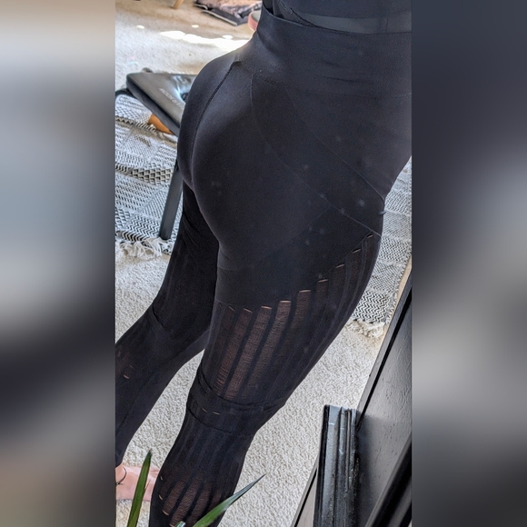 Amazing athletic set🔥🔥🔥 - Picture 12 of 17